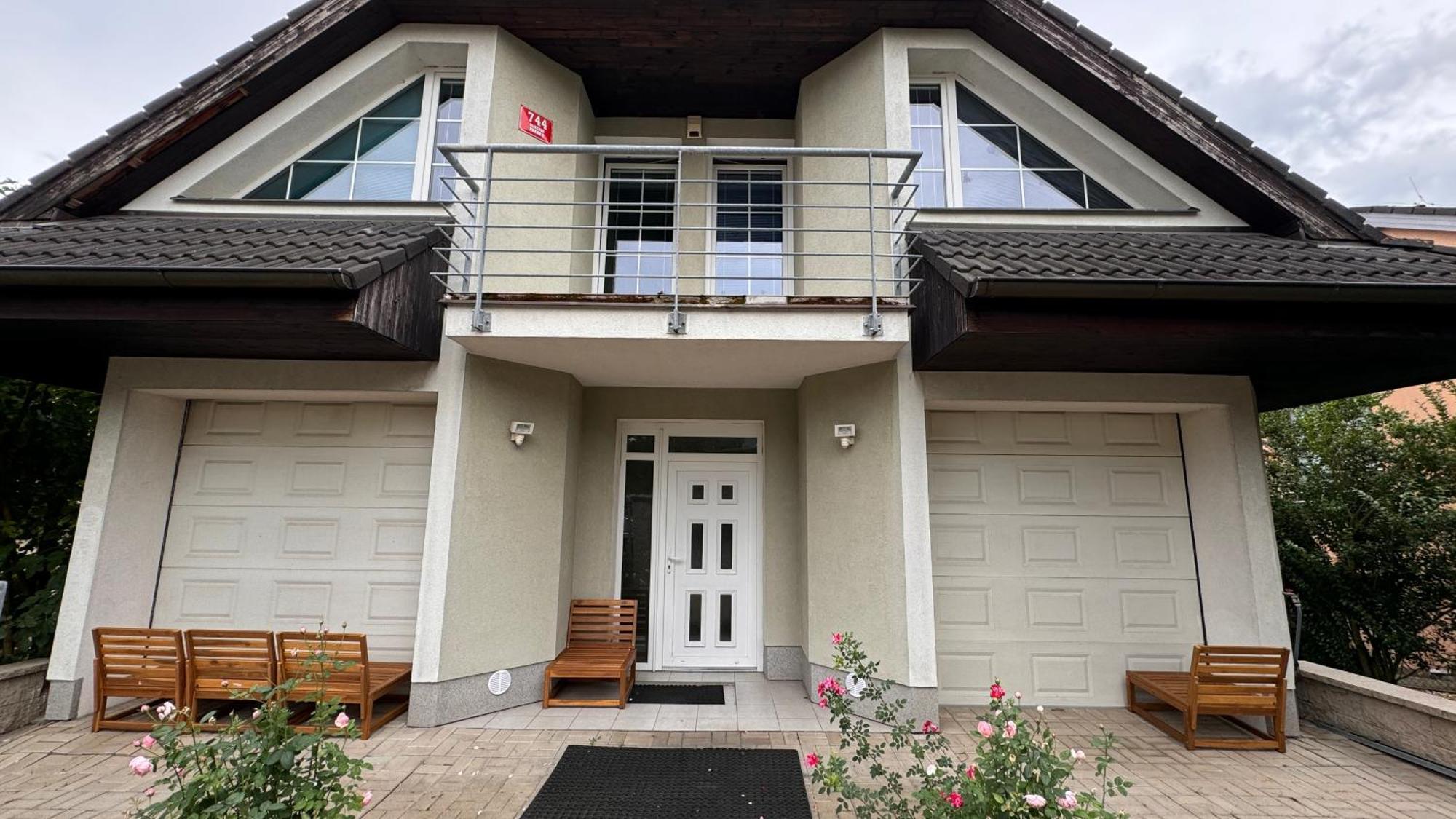 Diamondvilla, 4 Bedroom Apartment, Garden & Spa 布拉格 外观 照片