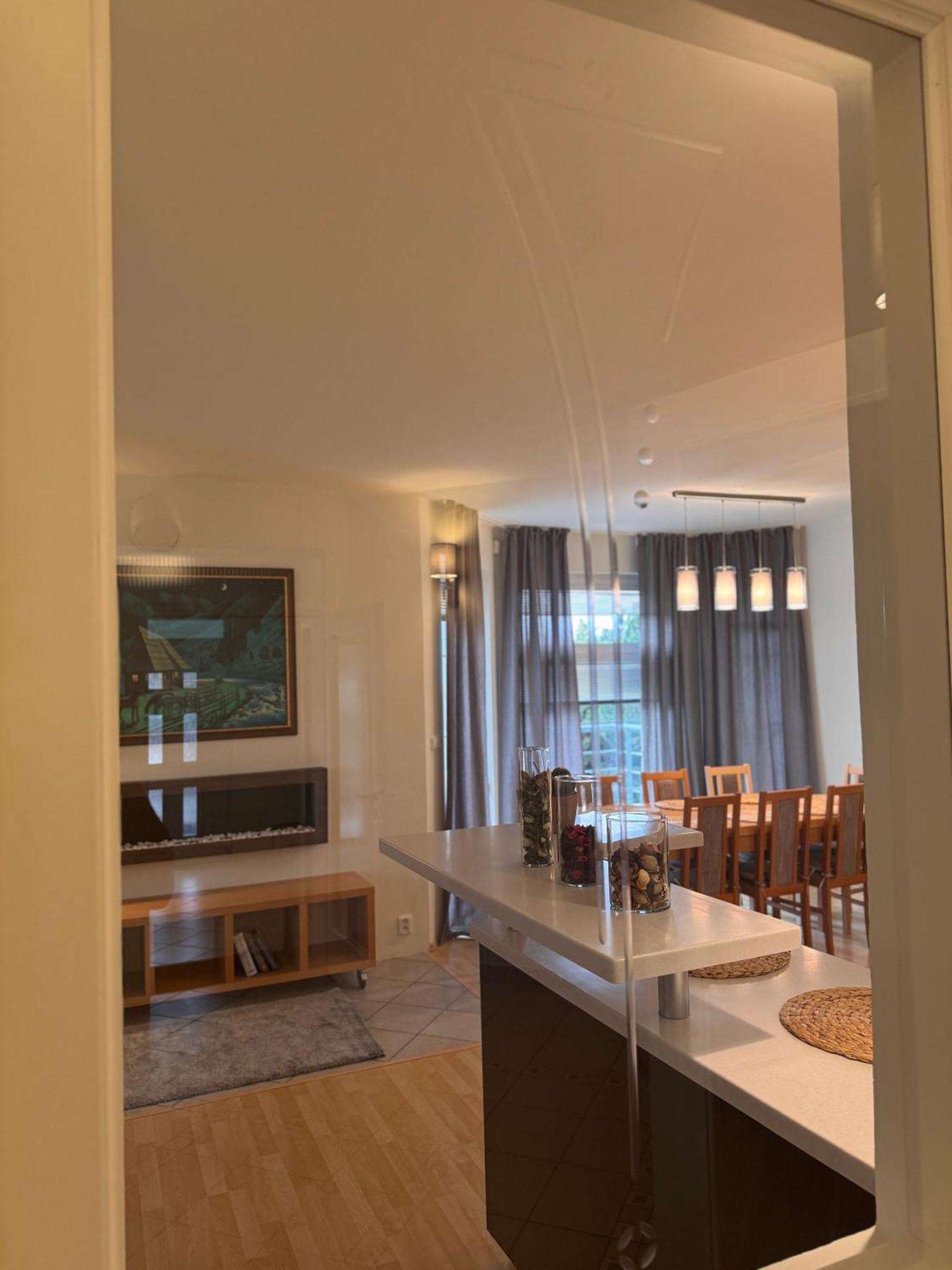 Diamondvilla, 4 Bedroom Apartment, Garden & Spa 布拉格 外观 照片
