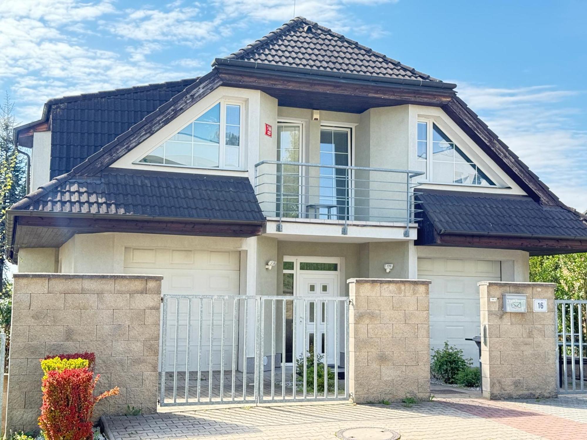 Diamondvilla, 4 Bedroom Apartment, Garden & Spa 布拉格 外观 照片